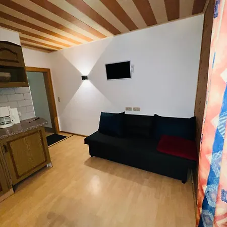 In Austria פונדס